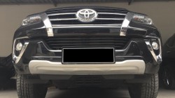 Ốp gầm chống đá bắn trước Toyota Fortuner 2016